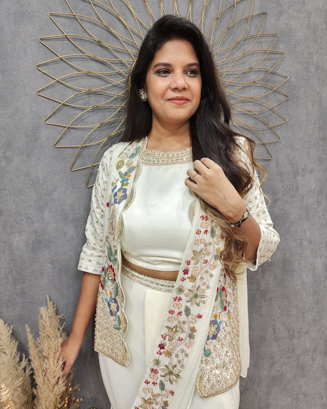 D 89 ✨ Elegant Ivory Designer Saree with Embroidered Jacket ✨