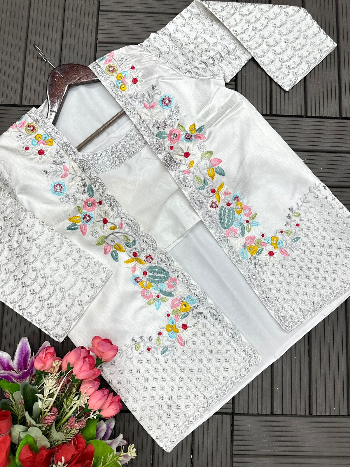 D 89 ✨ Elegant Ivory Designer Saree with Embroidered Jacket ✨