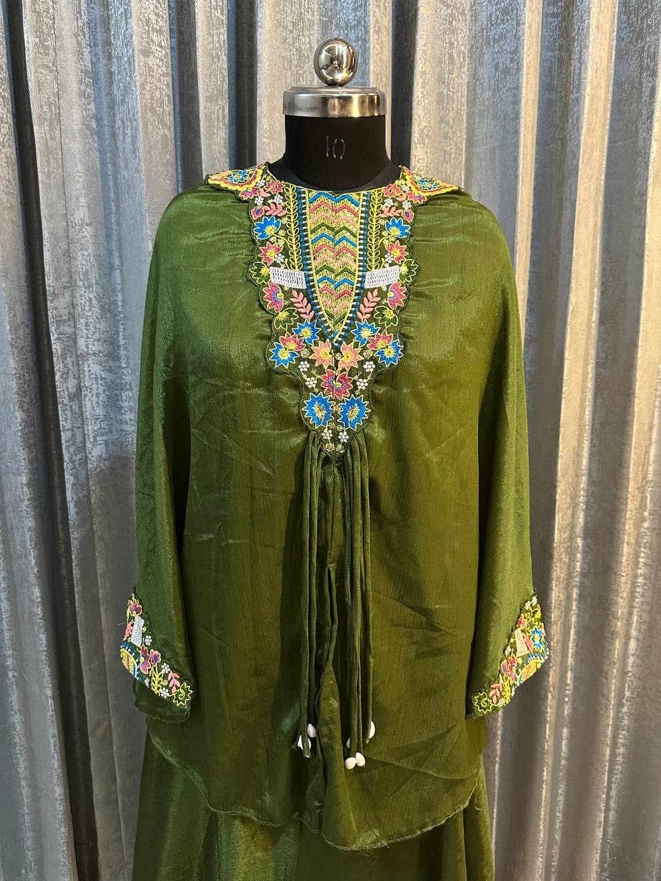 D 77 💚 Elegant Olive Green Embroidered Kurti Palazzo Set 💚