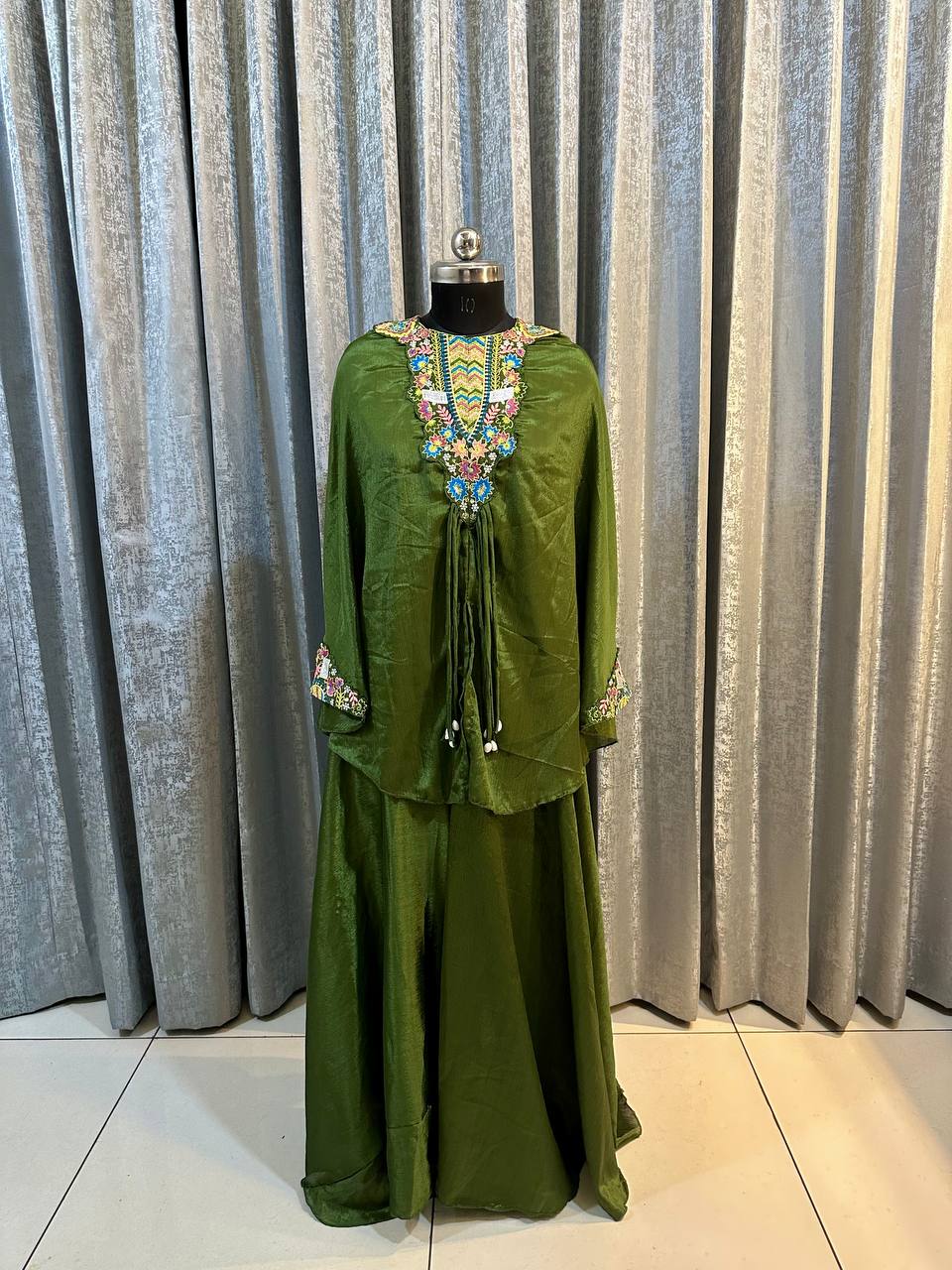 D 77 💚 Elegant Olive Green Embroidered Kurti Palazzo Set 💚