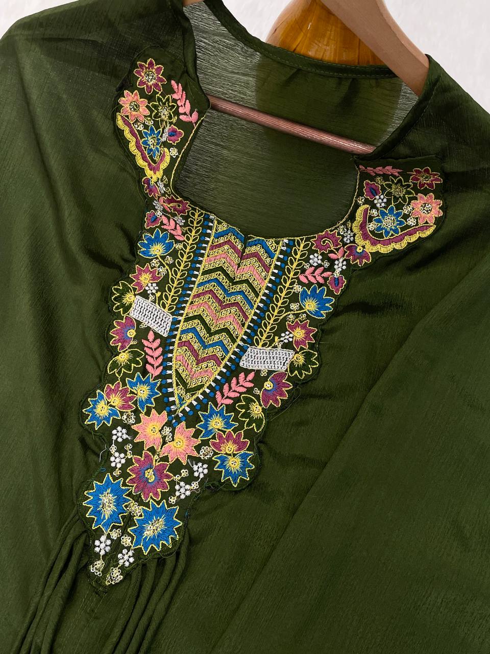 D 77 💚 Elegant Olive Green Embroidered Kurti Palazzo Set 💚