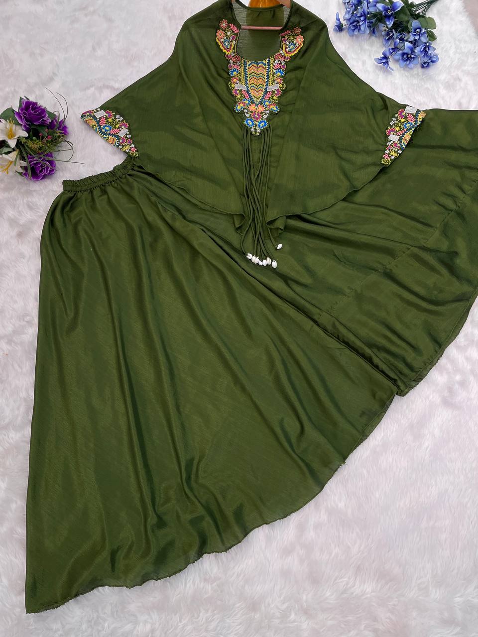 D 77 💚 Elegant Olive Green Embroidered Kurti Palazzo Set 💚