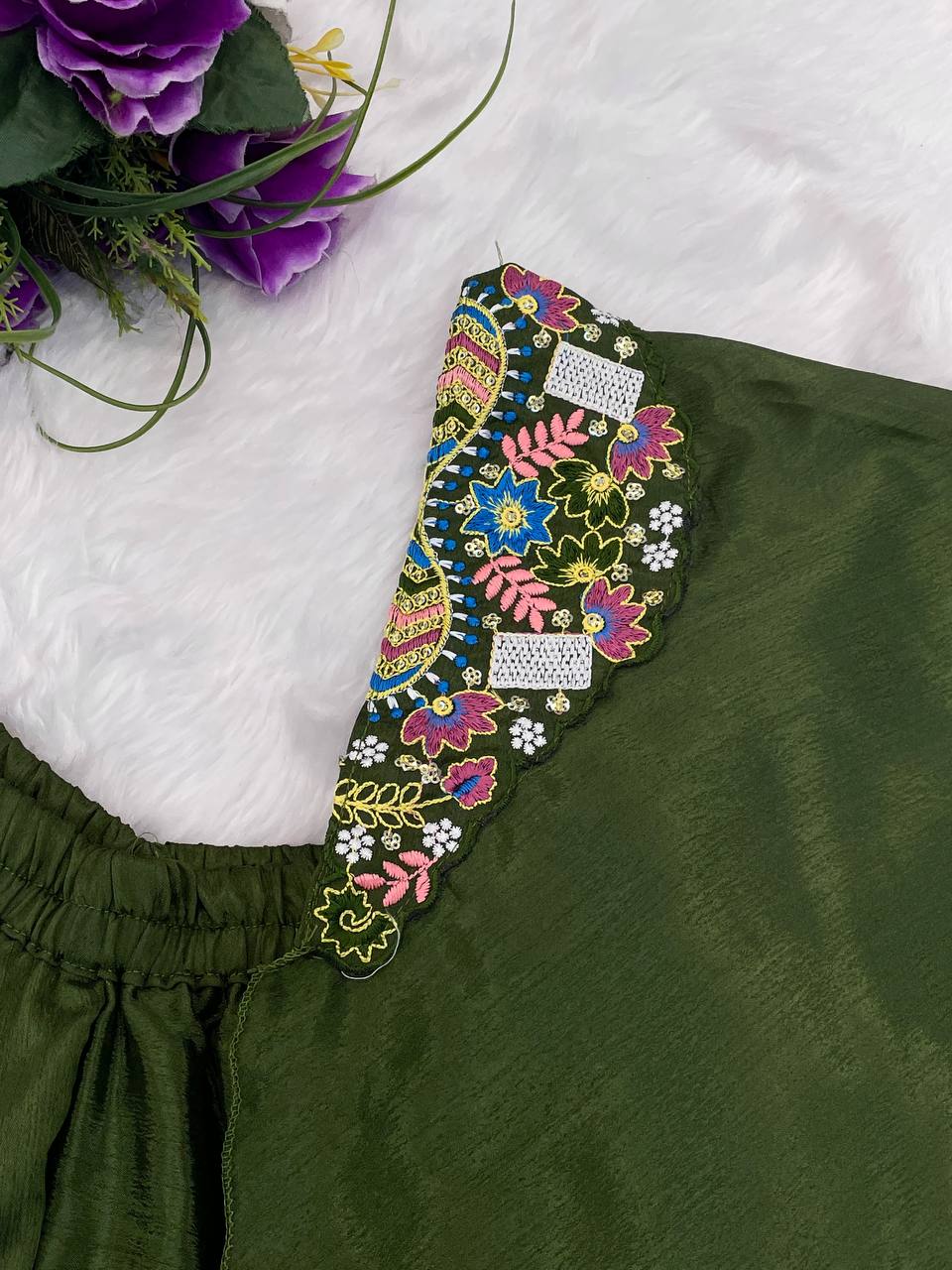 D 77 💚 Elegant Olive Green Embroidered Kurti Palazzo Set 💚