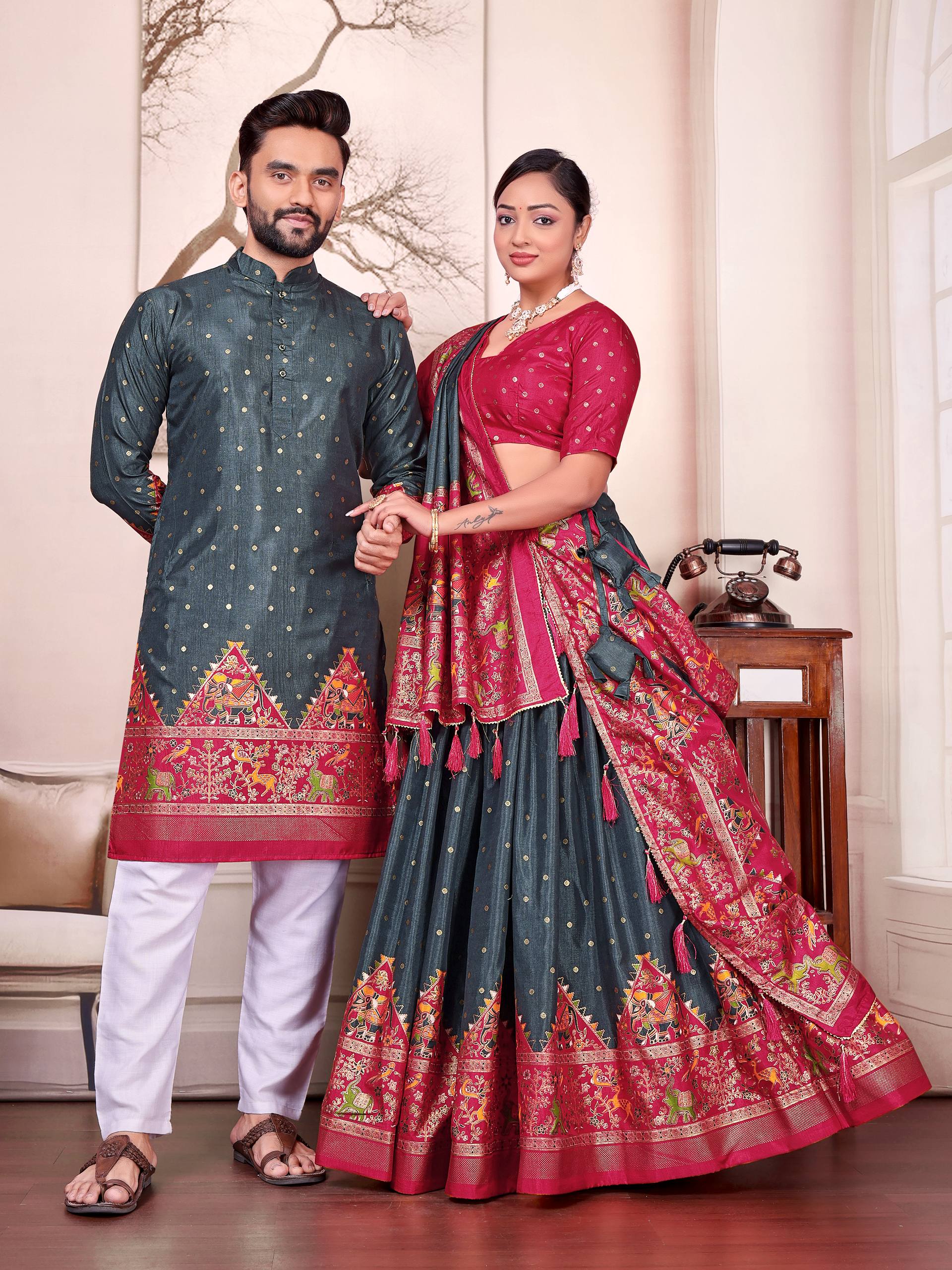 D 84 ✨ Royal Ethnic GrayCouple Collection ✨