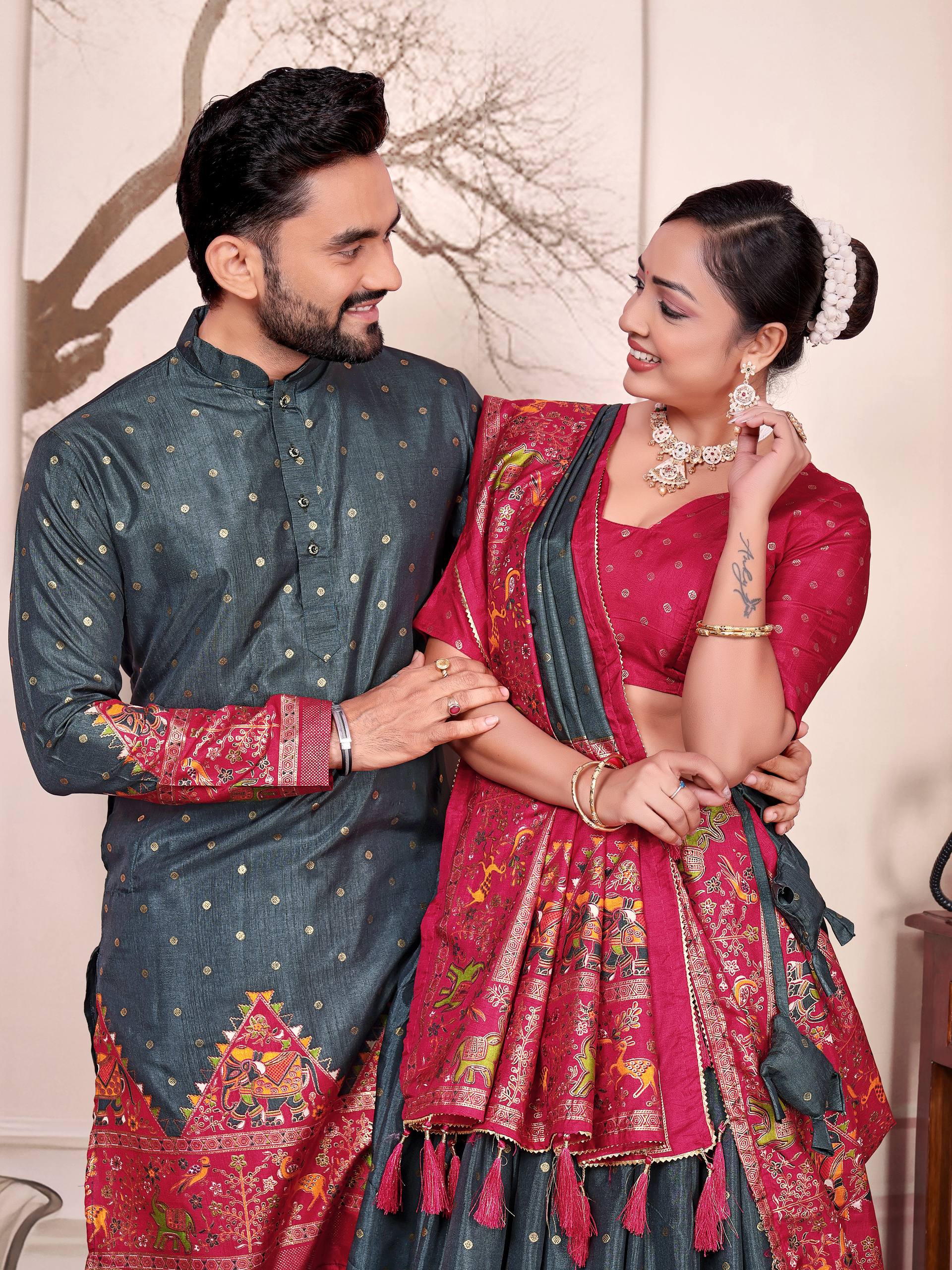 D 84 ✨ Royal Ethnic GrayCouple Collection ✨