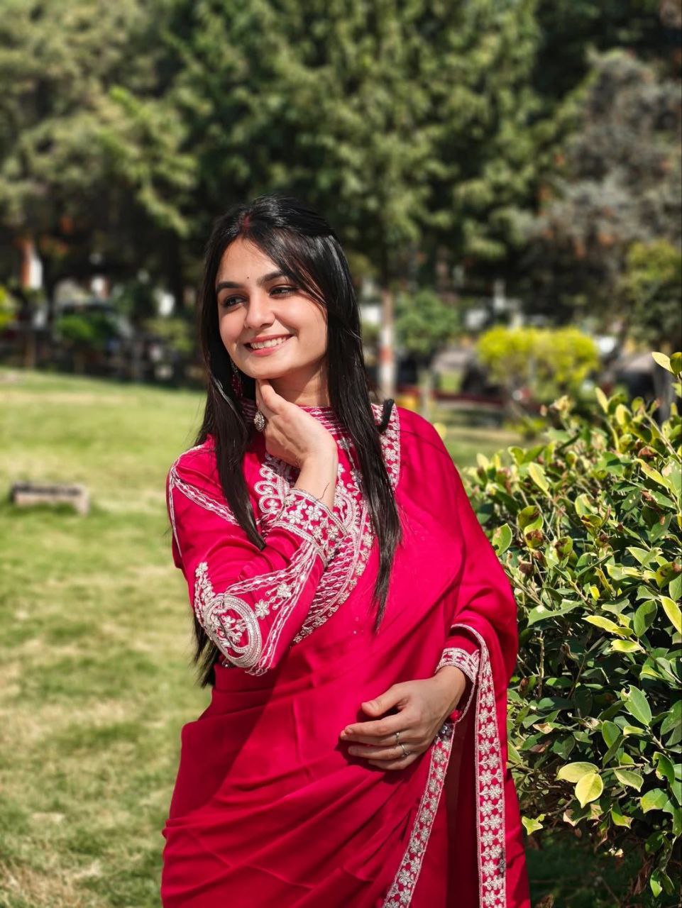 D 85 ✨ Grace in Crimson Elegance ✨