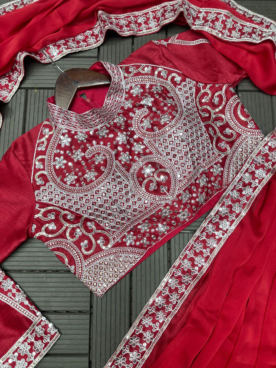 D 85 ✨ Grace in Crimson Elegance ✨