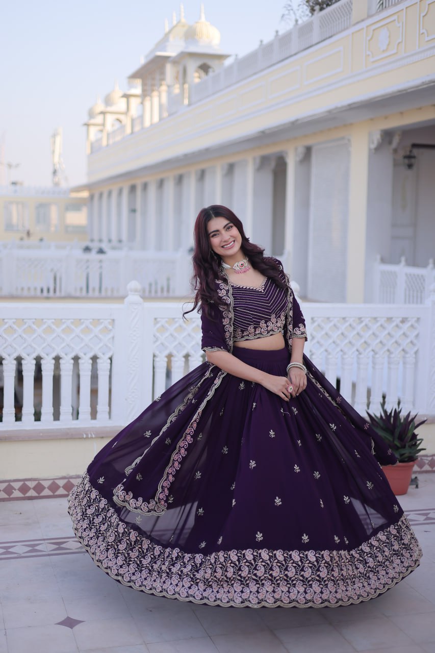 D 99 👇  💜 Designer Festive Lehenga Set 💜