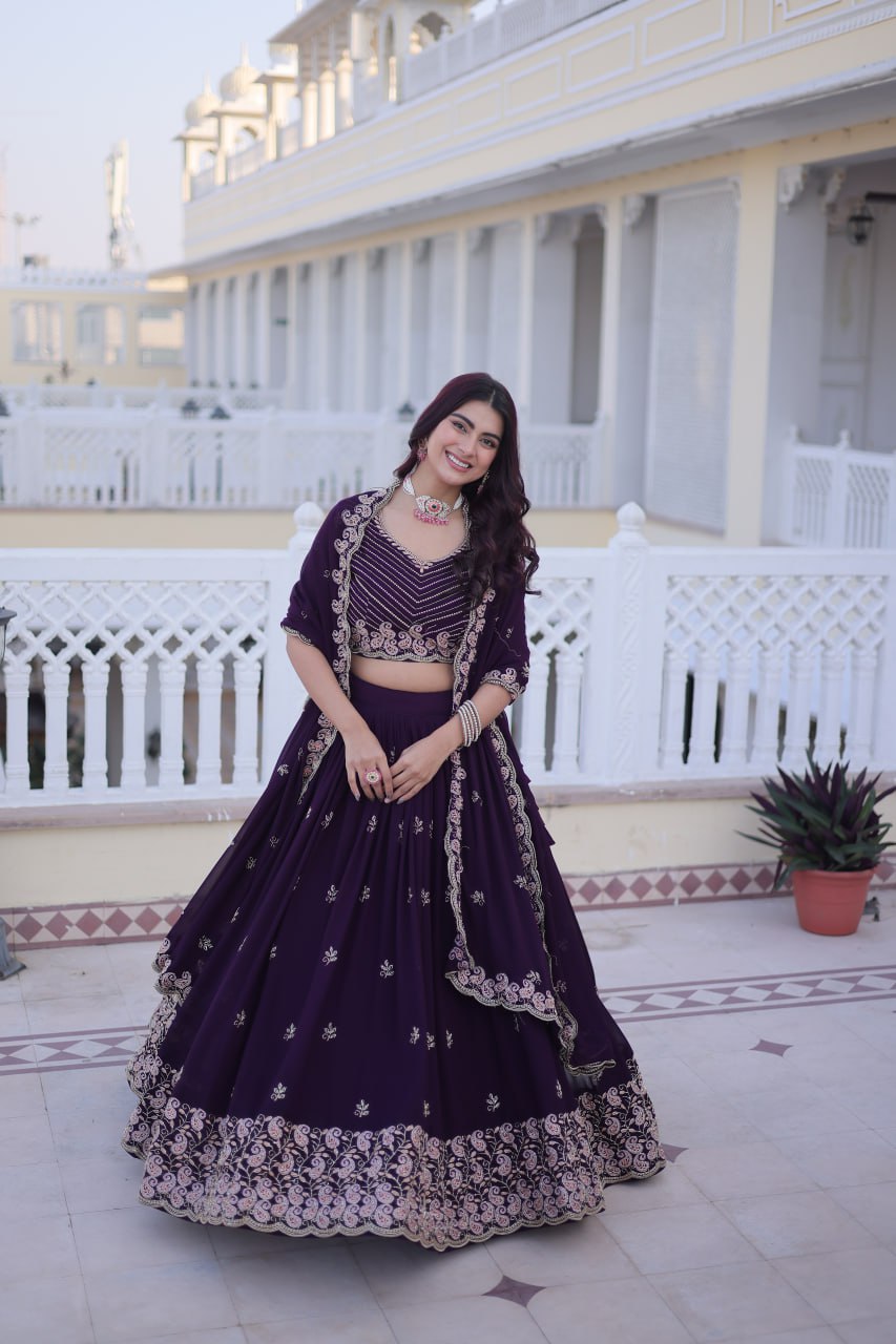 D 99 👇  💜 Designer Festive Lehenga Set 💜