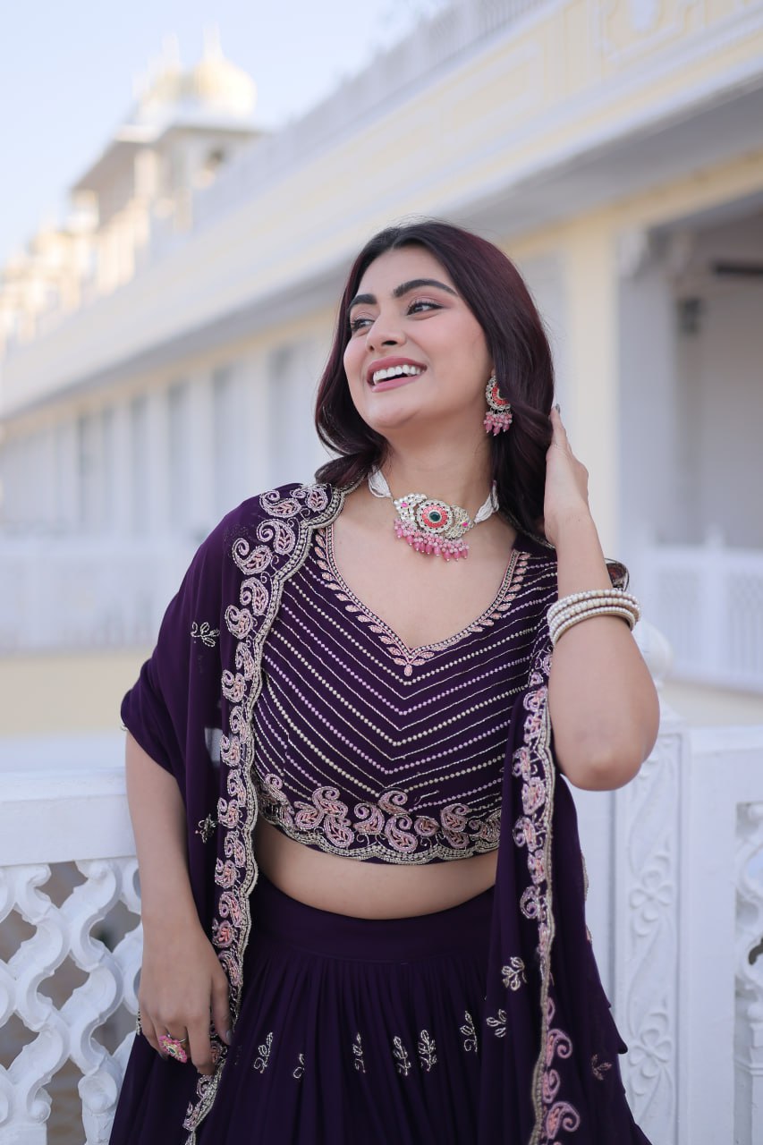 D 99 👇  💜 Designer Festive Lehenga Set 💜