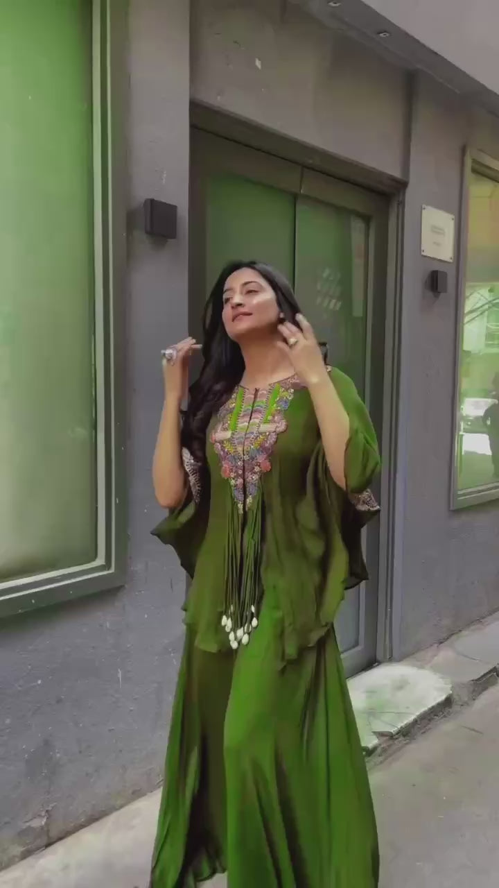 D 77 💚 Elegant Olive Green Embroidered Kurti Palazzo Set 💚