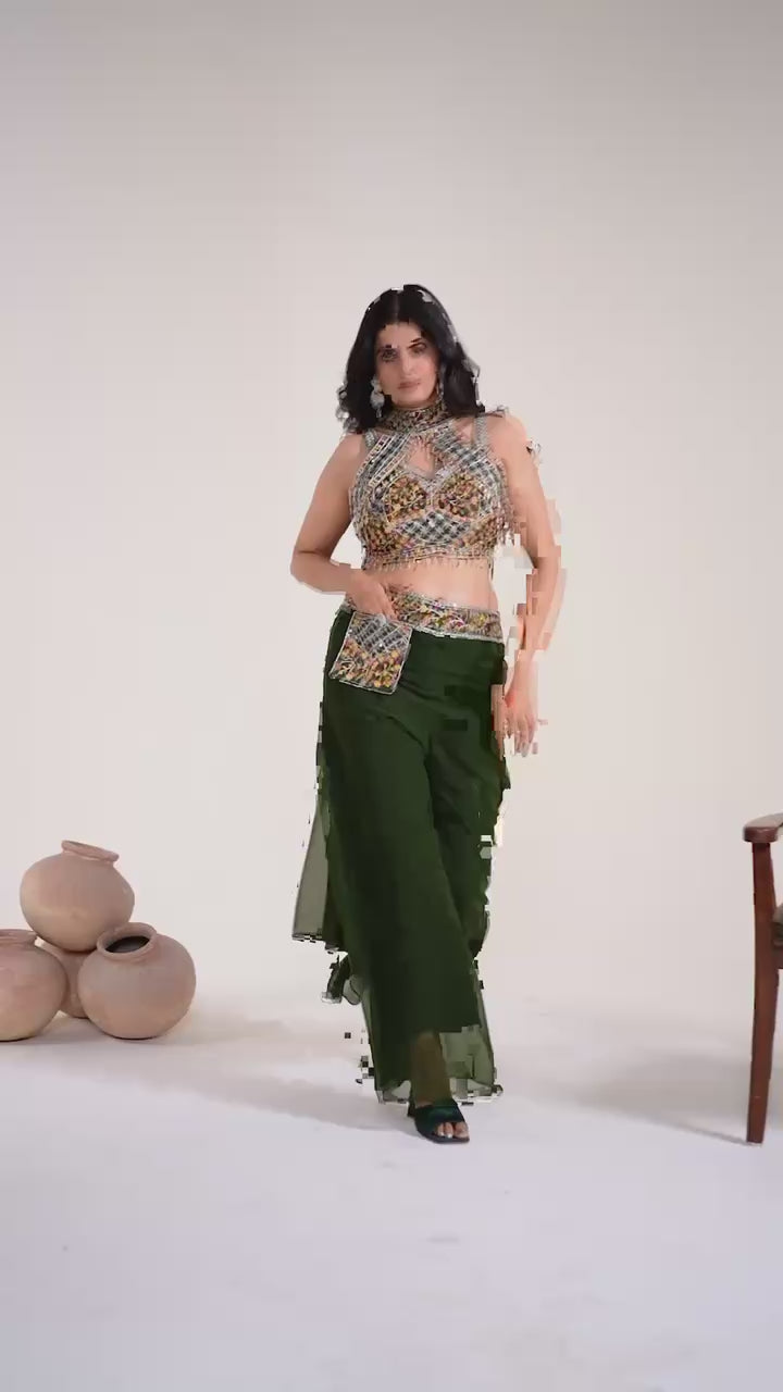 D 75 ✨ Elegant Green Embroidered Fusion Co-Ord Set ✨