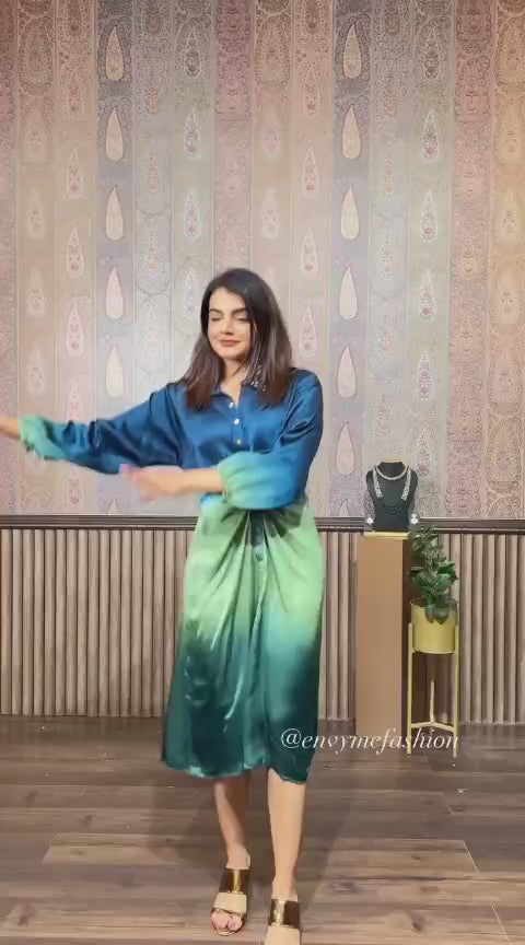 D 87 ✨ Elegant Fusion Glam in Hot Pink ✨